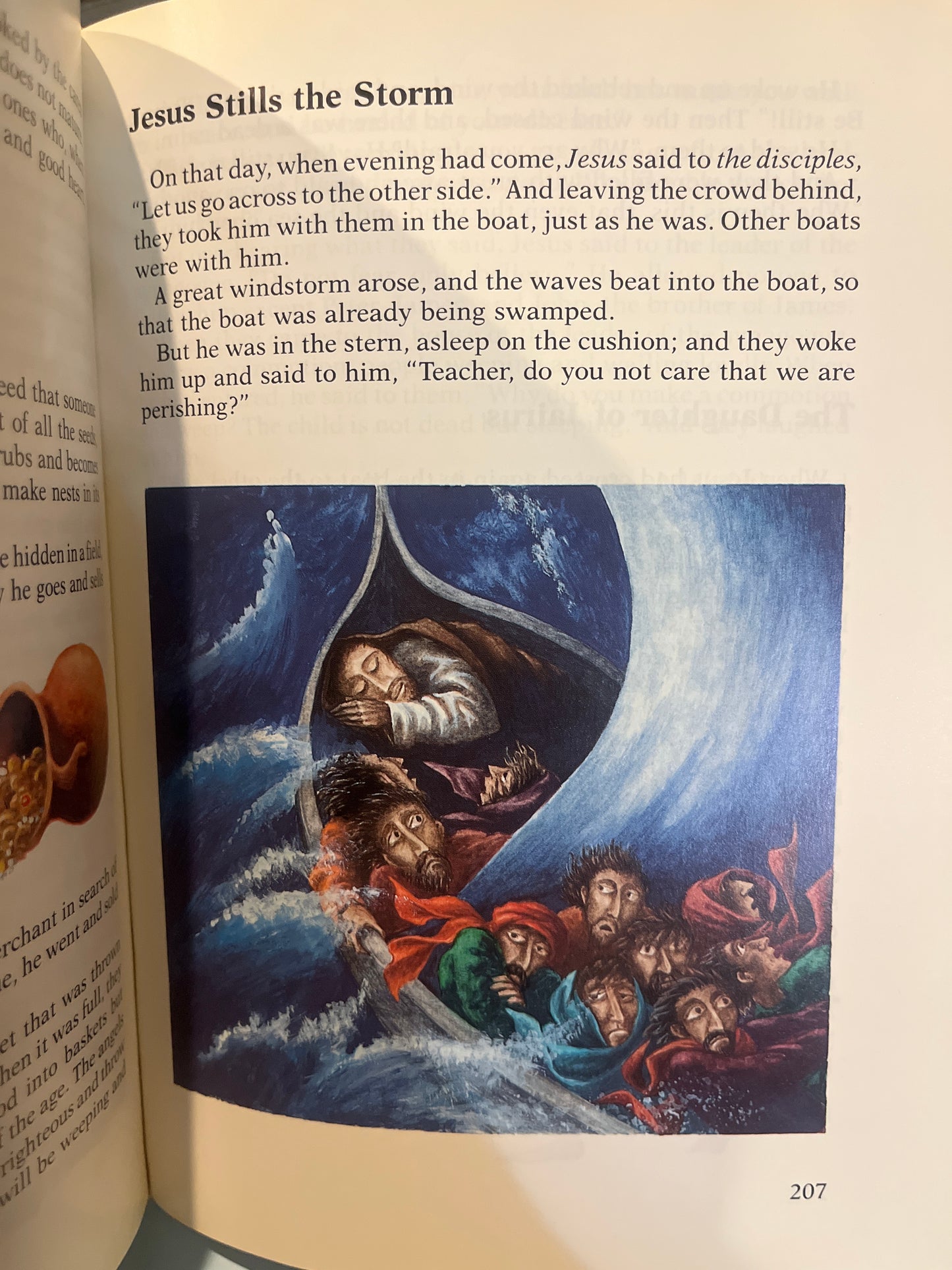 Augsburg Story Bible. Illustrated by Annegert Fuchshuber