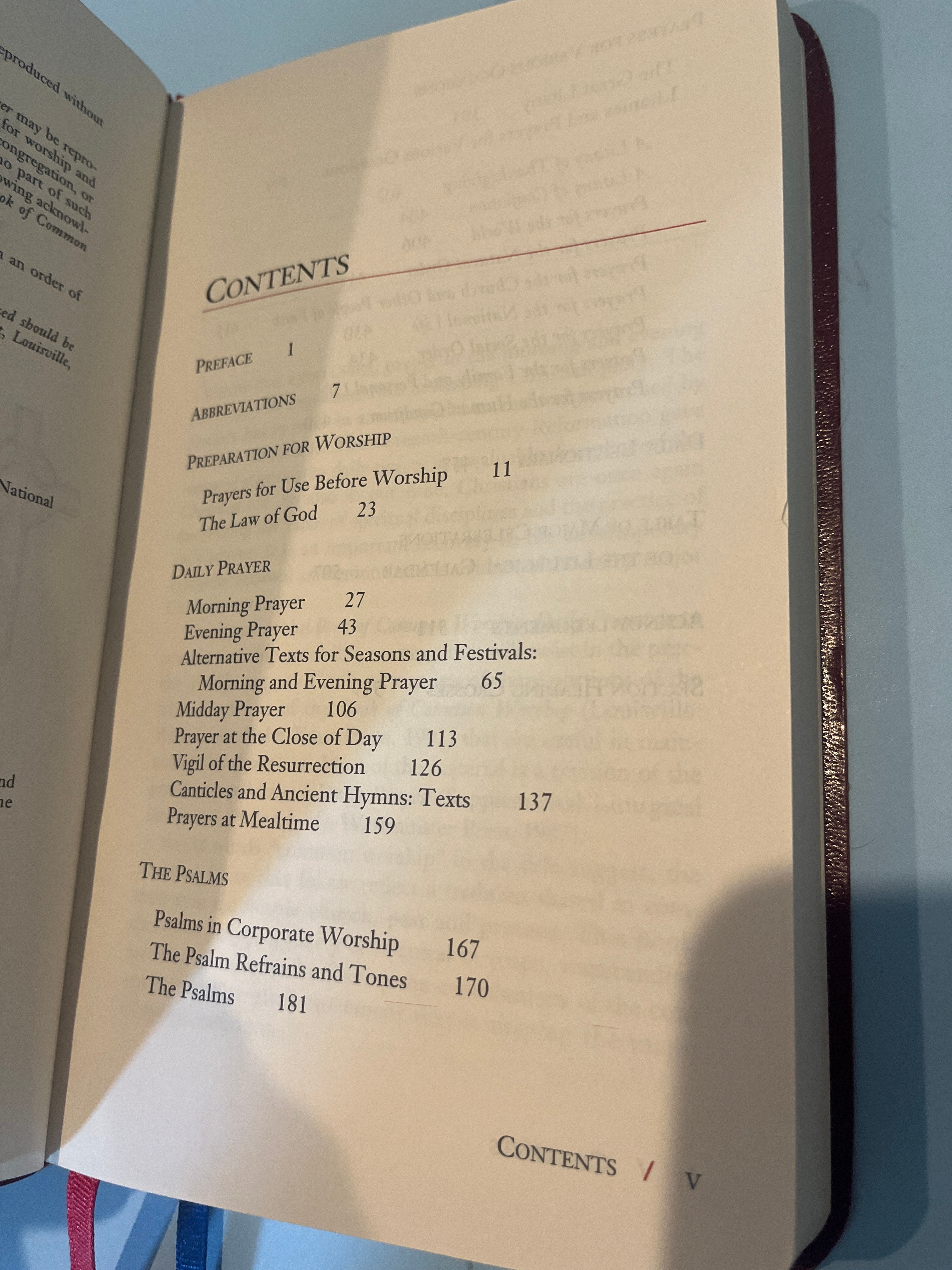 Book of Common Worship Daily Prayer. Leather Bound.